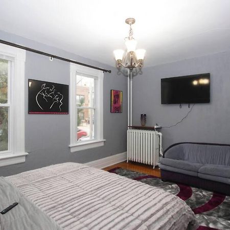 Renovated Brady St. Classic ミルウォーキー エクステリア 写真