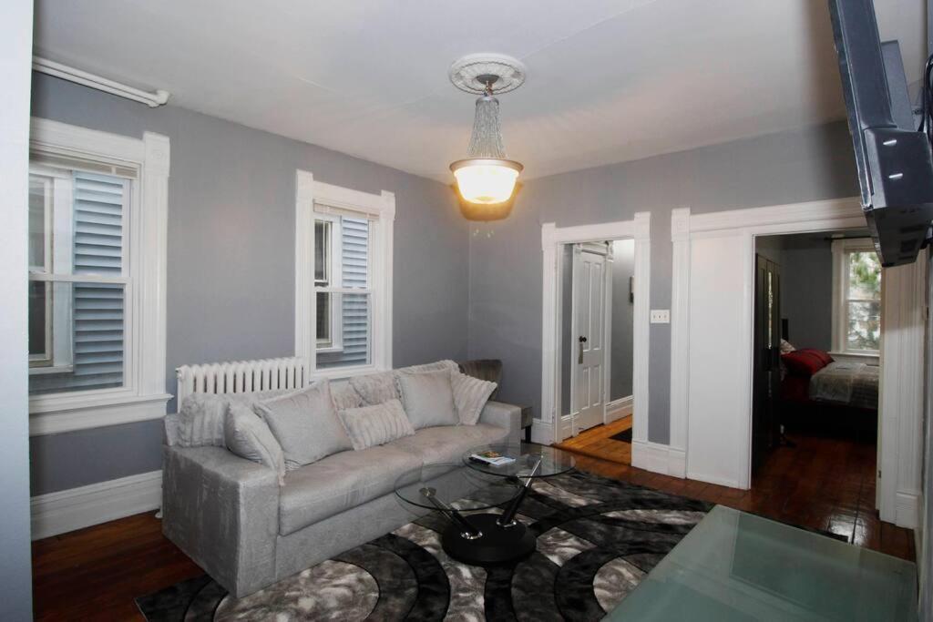 Renovated Brady St. Classic ミルウォーキー エクステリア 写真